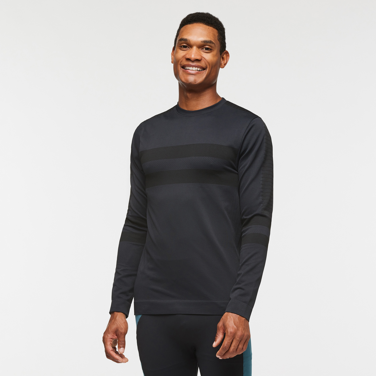 1200x1200png-F23MDebajoSeamlessBaselayerCrewCotopaxiBlack_3.png Debajo Seamless Baselayer Crew - Men's - Image 1