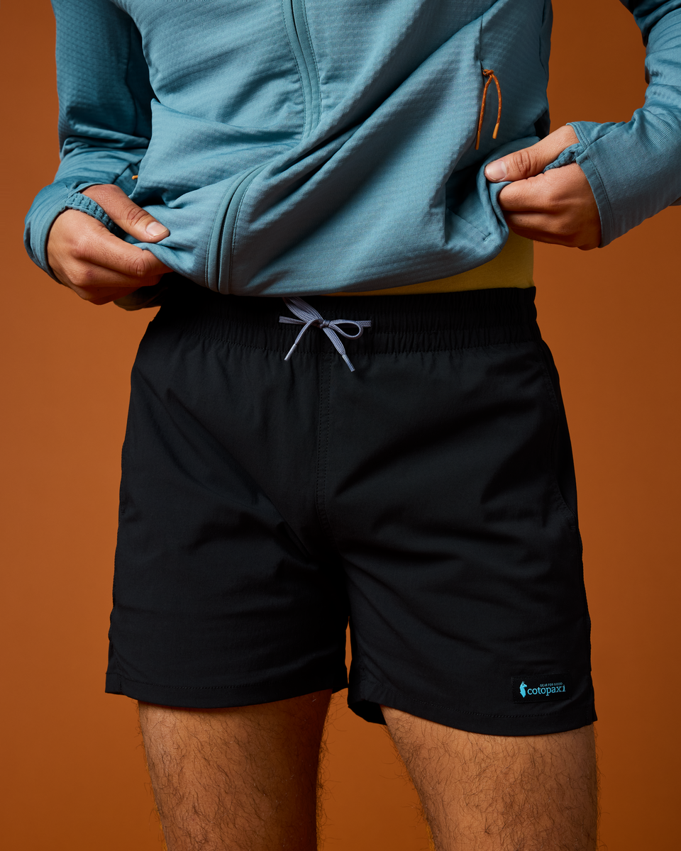 s26-m-brinco-5-short-solid-cotopaxi-black-2047.png Brinco 5" Short - Solid - Men's - Image 1
